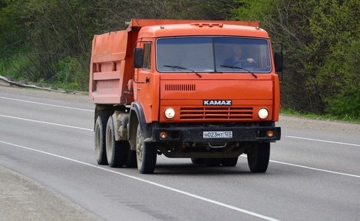 Движение грузовиков будет ограничено в центре Сочи в период с 15 июля по 30 сентября 2023 года