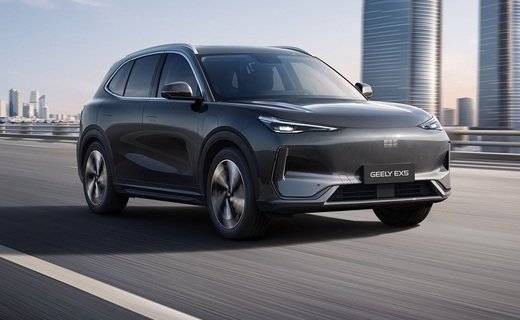 Минимальная стоимость электрического кроссовера Geely EX5 в России составит 4 099 990 рублей