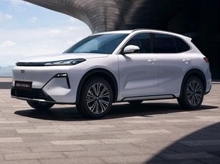 В России впервые появится гибрид Geely