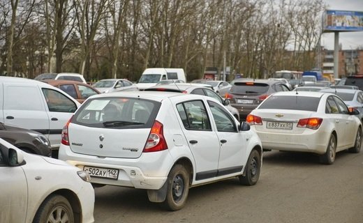 В Госдуму на рассмотрение в очередной раз внесли пакет законопроектов, предлагающих отменить в РФ транспортный налог