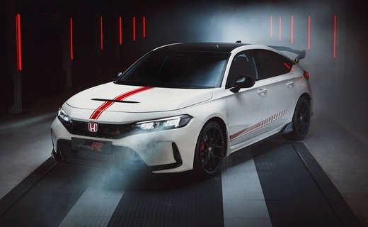 Компания Honda объявила о прекращении продаж в Европе хот-хэтча Civic Type R и выпустила его прощальную версию