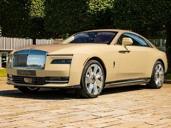 Супружеская пара из США заказала у компании Rolls-Royce эксклюзивную версию модели Spectre, которая посвящена их собаке