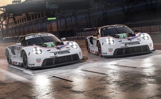 Два спорткара Porsche 911 RSR команды Porsche GT получили особые ливреи для прощального заезда в Бахрейне