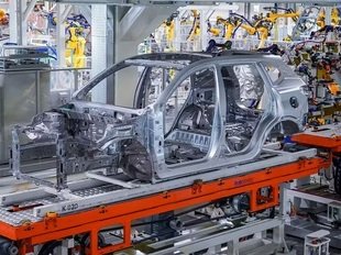 В России запустили 80% оставленных иностранцами автозаводов