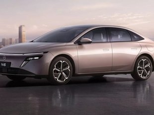 Компания Nissan представила седаны N6 и Teana