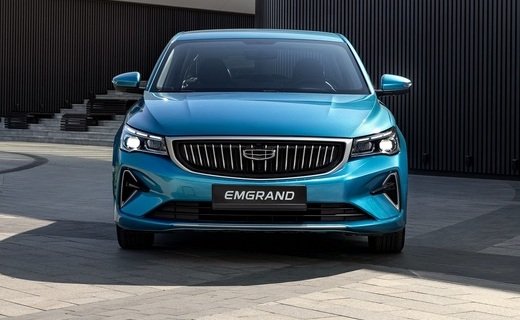 Компания Geely объявила, что новый седан Geely Emgrand будет стоить в России минимум 1 999 990 рублей