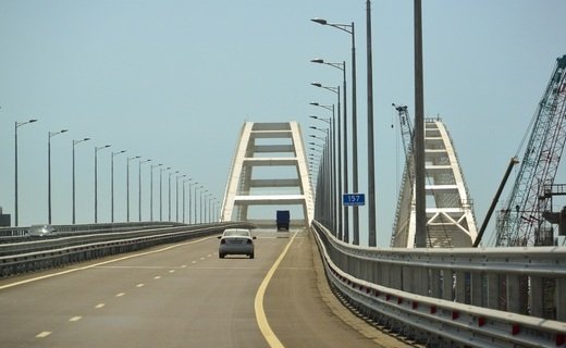 На подъезде к Крымскому мосту со стороны Краснодарского края скопились 1229 транспортных средств - время ожидания более пяти часов