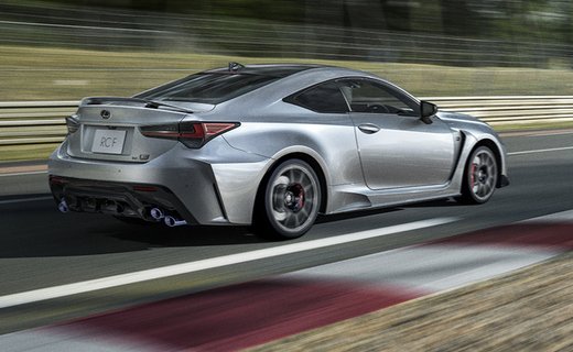 Компания Lexus представила прощальные версии купе RC и RC F Final Edition, которые будут доступны в Японии и США
