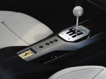 Ferrari впервые за 14 лет выпустила суперкар с МКП - 12Cilindri Manuale
