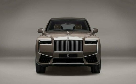 В России в ноябре 2024 года вырос спрос на люксовые автомобили, лидером по продажам стала марка Rolls-Royce