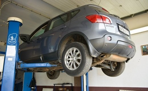 Самыми заменяемые в России автомобильными запчастями в 2025 году стали бамперы, капоты и фары