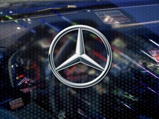 Китайцы «уделали» Mercedes: продажи немецкого автогиганта в КНР обвалились на 30%
