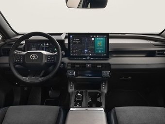 Компания Toyota представила кроссовер RAV4 нового, шестого поколения