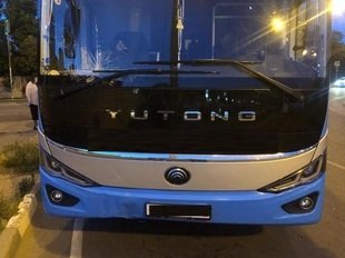 Несовершеннолетний байкер попал под автобус в Краснодаре