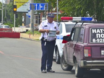 Официальная информация пресс-центра МВД России. Сегодня ИА ТАСС распространило публикацию под заголовком «Сотрудники ГАИ с марта 2027 года смогут лишать водителей прав».