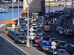 В Москве пересмотрят тарифы на парковку до 950 рублей и расширят действие динамической системы