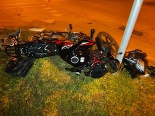 Несовершеннолетний водитель мопеда и его пассажир пострадали в ДТП в Краснодаре