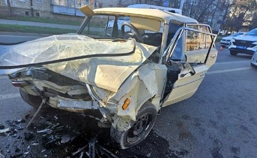 Водитель автомобиля ВАЗ погиб на улице Селезнева в Краснодаре в результате ДТП
