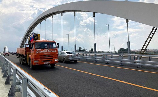 Губернатор Краснодарского края объявил об открытии движения транспорта по новому Яблоновскому мосту