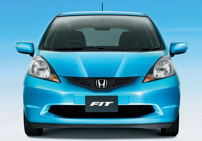 Разумеется, концерн Honda никого не хотел оскорбить, и, поняв свою ошибку, быстренько поменял название на Fit.