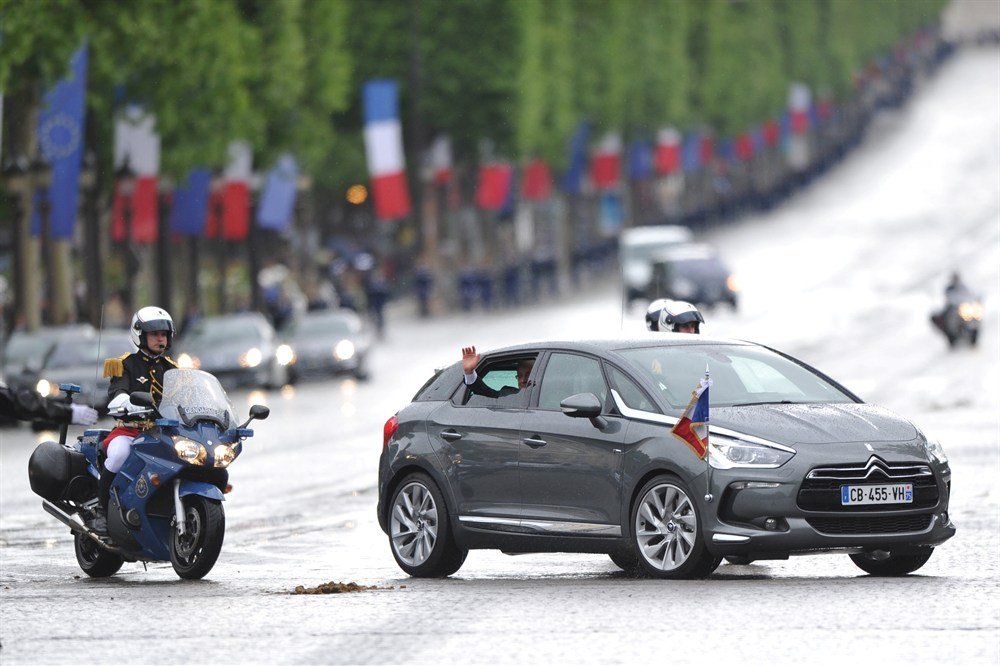 Самый демократичный правительственный автомобиль - во Франции. 