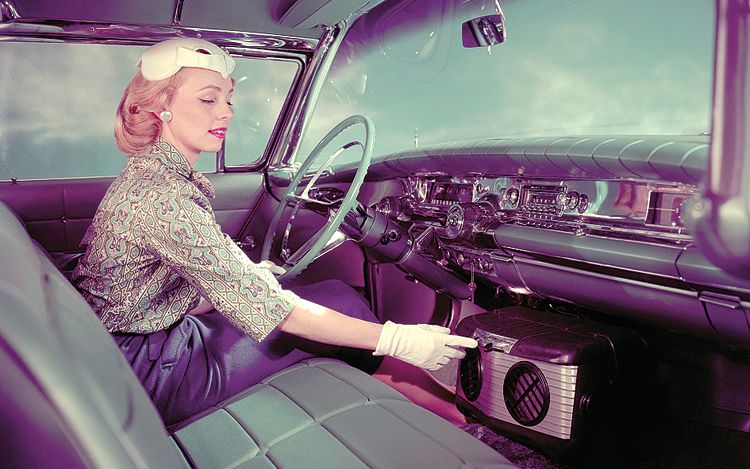 Автомобильные кондиционеры стали быстро распространяться в Америке середины 50-х прошлого века.