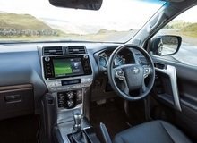 Большая часть автомобилей с правым рулём в России - это легковушки