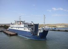 Время ожидания составляет около 8 часов для легковых автомобилей