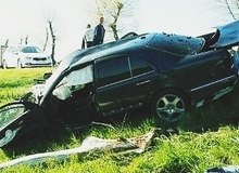 Авария возле поселка Кучугуры унесла жизни водителя и пассажира автомобиля Mercedes-Benz