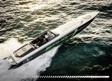 Mercedes-AMG и Cigarette Racing представили 3000-сильный катер Marauder AMG