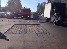 Некоторые участки недавно отремонтированной улицы Володарского в городе-герое, подрядчик будет переделывать