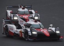 На сокращённом из-за дождя и тумана этапе экипажи Toyota оформили победный дубль