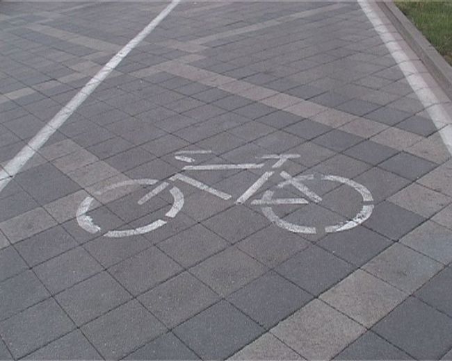 Справедливо возникает вопрос: где найти велосипедные дорожки?