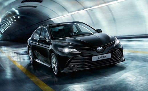 Седан Toyota Camry нового поколения будет стоить в России минимум 1 399 000 рублей