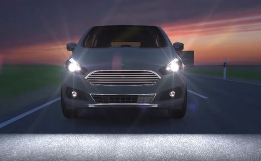 Ford представляет интеллектуальную систему освещения Glare-Free Highbeam.