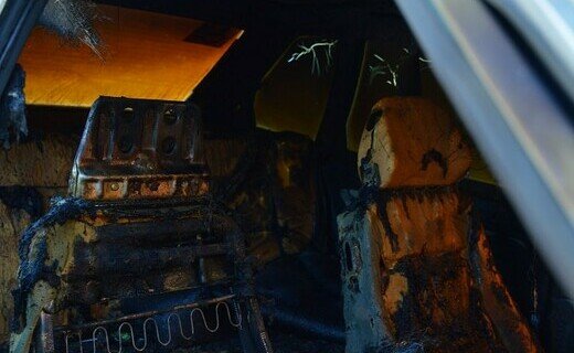 Автомобиль ВАЗ 2109, припаркованный возле домовладения, загорелся в станице Динской сегодня, 23 апреля, около 4 часов утра