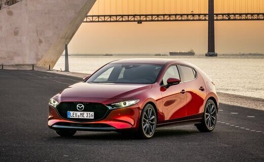 Как сообщает российский офис компании, новую Mazda3 предложат с двумя двигателями