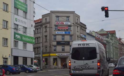 Собираясь за границу на новом автомобиле, автолюбитель надеется, что в случае чего машину смогут и там отремонтировать по гарантии