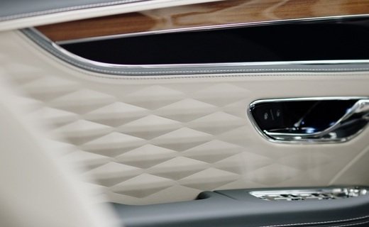 Роскошный автомобиль, впервые в мире, получит отделку салона из текстурированной 3D-кожи