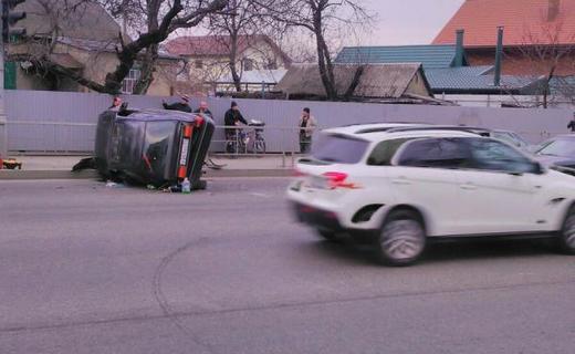 Авария произошла в субботу вечером около 17:20 на пересечении улиц Селезнева и Дунайская краевого центра