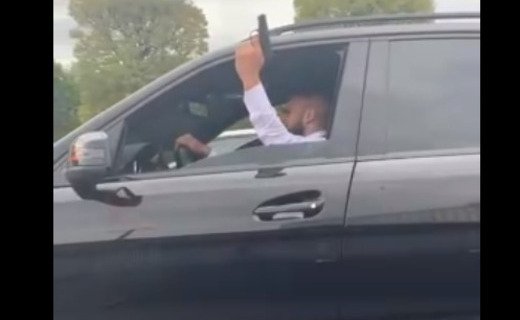 Мужчина, стрелявший в воздух из окна движущегося внедорожника «Мерседес» с чеченскими номерами, задержан