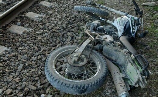 17 мая на 771 км станции Баканской мотоцикл врезался в электричку