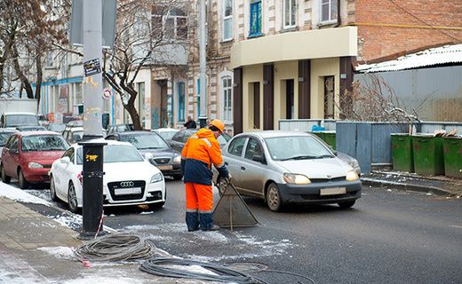 Буквально за несколько часов все автомобили,превратились в ледяные глыбы.