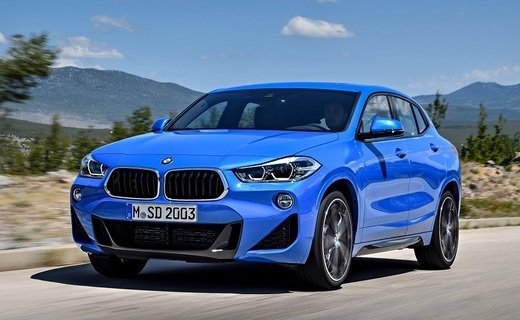 Самой доступной будет бензиновая версия BMW X2 sDrive20i Base с 2,0-литровым 192-сильным двигателем