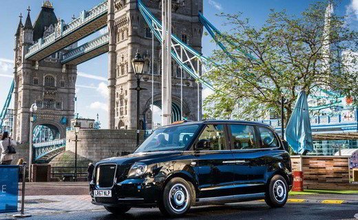 С 1 января 2018 года все автомобили такси в Лондоне должны быть либо гибридами, либо электромобилями