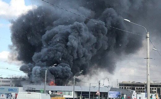 В Северной столице вспыхнул дилерский центр «Рольф Лахта Hyundai», расположенный в Приморском районе