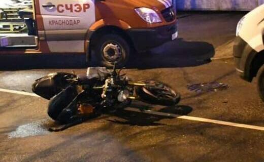 Мотоциклистку госпитализировали в тяжёлом состоянии