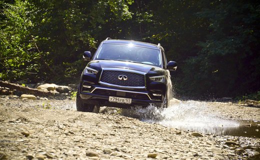 От рестайлинга к рестайлингу QX80 неуклонно увеличивается в габаритах