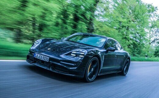 Британские журналисты прокатились на первом электрокаре Porsche