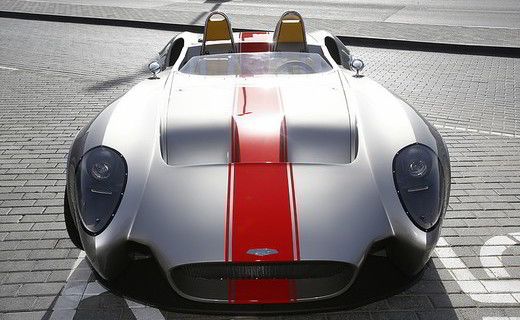 В ОАЭ представили спорткар в ретро-стиле